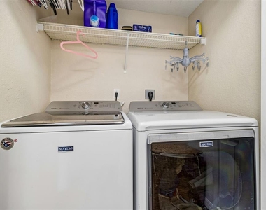 222 Carpenters Way - Photo Thumbnail 17