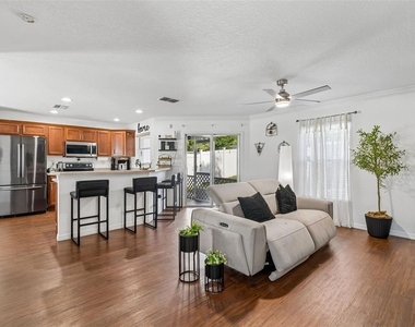 222 Carpenters Way - Photo Thumbnail 2