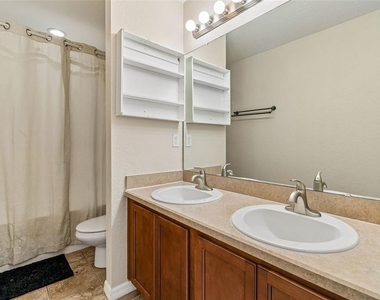 222 Carpenters Way - Photo Thumbnail 12