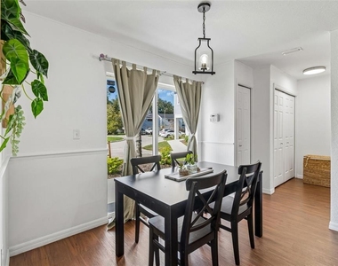 222 Carpenters Way - Photo Thumbnail 6