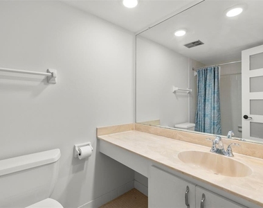 4890 Bay Street Ne - Photo Thumbnail 17