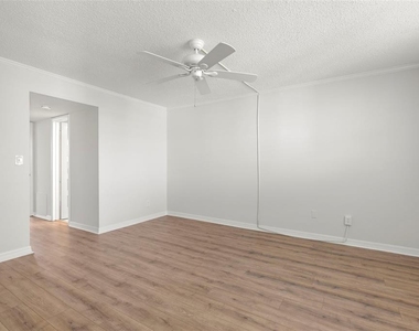 4890 Bay Street Ne - Photo Thumbnail 16