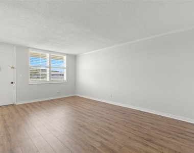 4890 Bay Street Ne - Photo Thumbnail 3