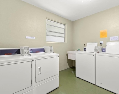 4890 Bay Street Ne - Photo Thumbnail 20