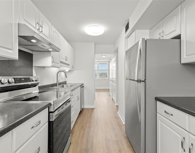 4890 Bay Street Ne - Photo Thumbnail 8