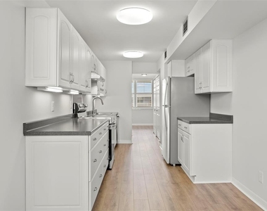4890 Bay Street Ne - Photo Thumbnail 7