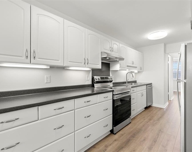 4890 Bay Street Ne - Photo Thumbnail 9
