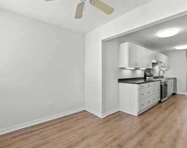 4890 Bay Street Ne - Photo Thumbnail 12