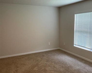 10650 Hidden Banks Glen - Photo Thumbnail 8
