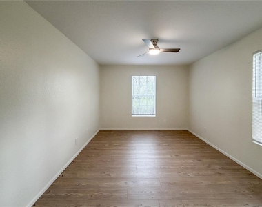 36101 Deer Creek Drive - Photo Thumbnail 8