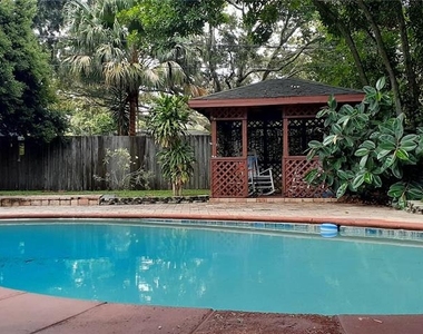3925 W Bay View Avenue - Photo Thumbnail 12