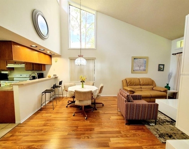 20 Woodlake Place - Photo Thumbnail 3
