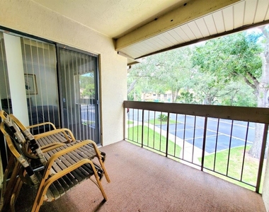 20 Woodlake Place - Photo Thumbnail 10