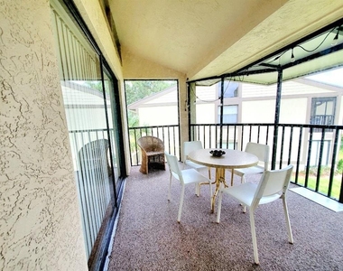 20 Woodlake Place - Photo Thumbnail 14