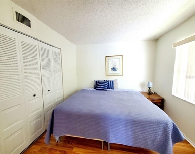 20 Woodlake Place - Photo Thumbnail 7