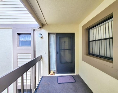 20 Woodlake Place - Photo Thumbnail 2