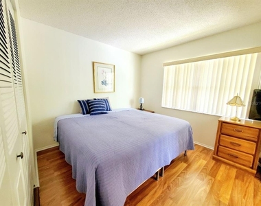 20 Woodlake Place - Photo Thumbnail 6
