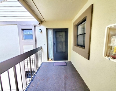 20 Woodlake Place - Photo Thumbnail 1