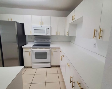 4176 Brentwood Park Circle - Photo Thumbnail 2