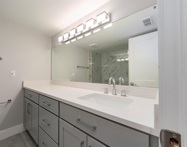 121 Island Way - Photo Thumbnail 15