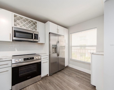 121 Island Way - Photo Thumbnail 3