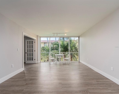 121 Island Way - Photo Thumbnail 10
