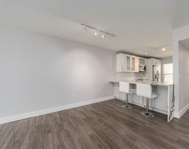 121 Island Way - Photo Thumbnail 6
