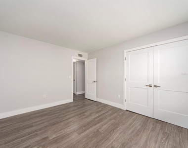 121 Island Way - Photo Thumbnail 19