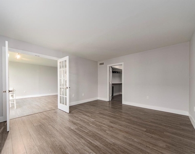 121 Island Way - Photo Thumbnail 13