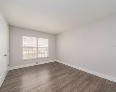 121 Island Way - Photo Thumbnail 18