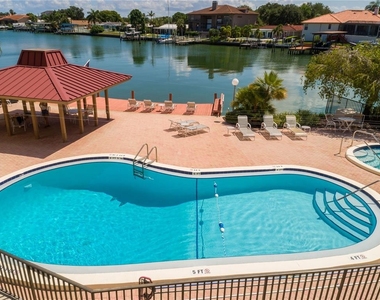 121 Island Way - Photo Thumbnail 33