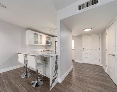 121 Island Way - Photo Thumbnail 2