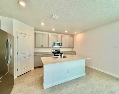 38851 Opal Willow Lane - Photo Thumbnail 11