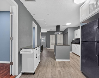 465 Rio Grande Lane - Photo Thumbnail 6