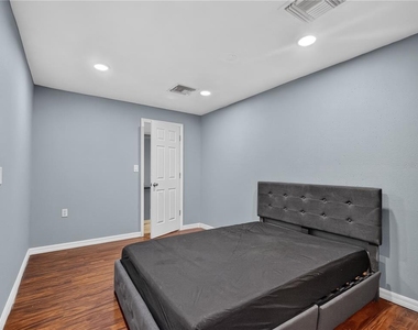 465 Rio Grande Lane - Photo Thumbnail 16