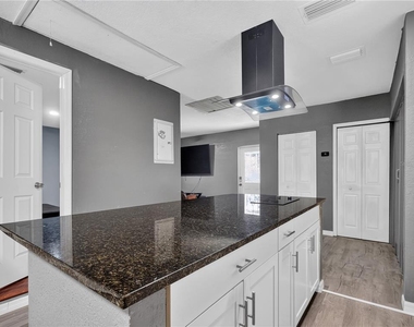 465 Rio Grande Lane - Photo Thumbnail 11