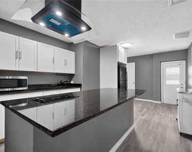 465 Rio Grande Lane - Photo Thumbnail 13
