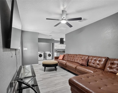 465 Rio Grande Lane - Photo Thumbnail 5