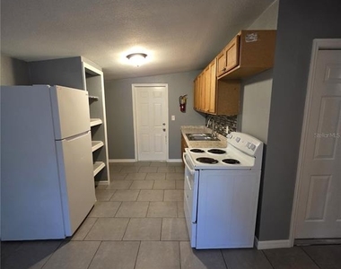 1328 37th Street Nw - Photo Thumbnail 4