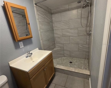 1328 37th Street Nw - Photo Thumbnail 6