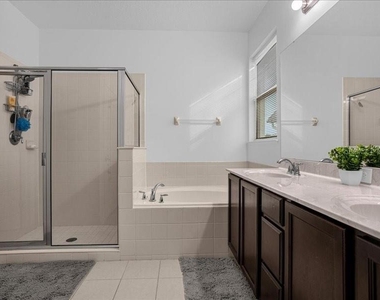 1020 Umbria Lane - Photo Thumbnail 14