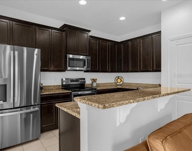1020 Umbria Lane - Photo Thumbnail 3