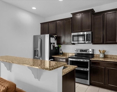 1020 Umbria Lane - Photo Thumbnail 2