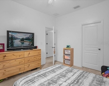 1020 Umbria Lane - Photo Thumbnail 9