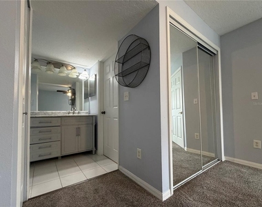 8804 Grand Palms Circle - Photo Thumbnail 7