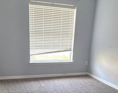 8804 Grand Palms Circle - Photo Thumbnail 11