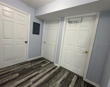 8804 Grand Palms Circle - Photo Thumbnail 10