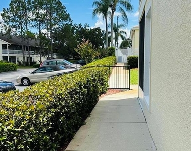8804 Grand Palms Circle - Photo Thumbnail 2