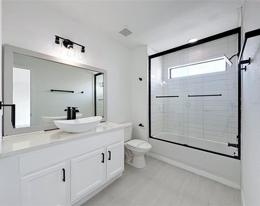 16710 Caribbean Breeze Way - Photo Thumbnail 13