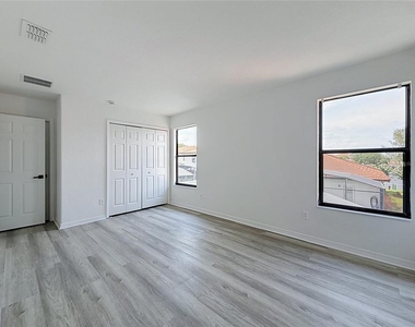 16710 Caribbean Breeze Way - Photo Thumbnail 11